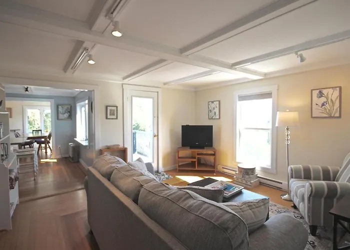 3 Bedroom 2 1/2 Bath Apartment With Views Of Rocklan