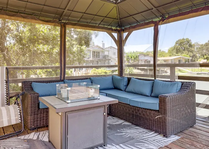 Private Boat-Ready Dock! Clear Lake Fishing Escape