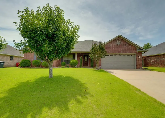 Pet-Friendly Retreat | Arkansas Tech & Hiking