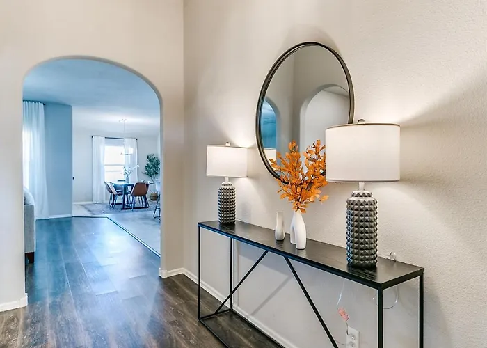 Stunning Home In Great Neighborhood