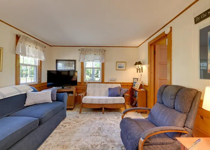 Walk To Nantucket Sound Beaches! Family Getaway