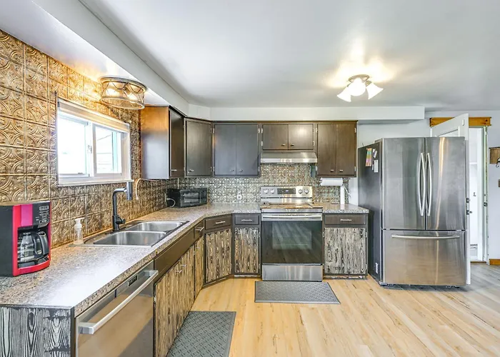 1 Mi To The Bay! Peaceful Countryside Linwood Home