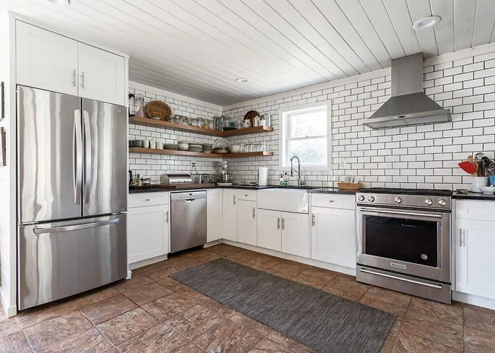 Blue Mountain Cabin - Saugerties Gem With Hot Tub