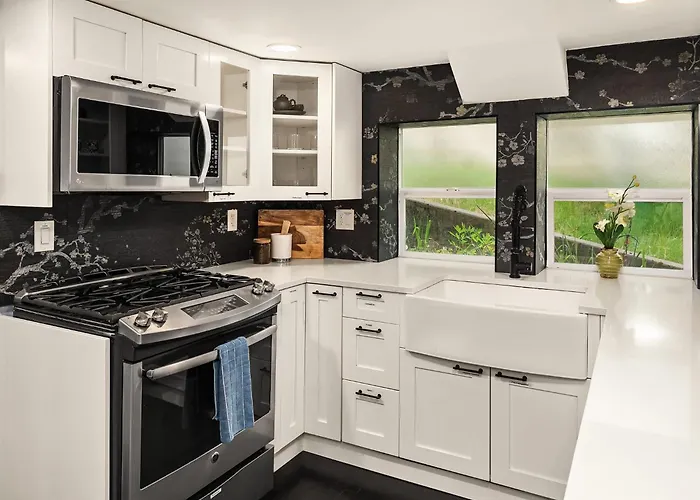 Lakefront Cottage With Ac