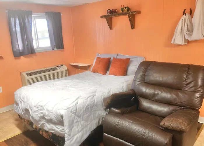 Town N' Country Motel & Shuttle
