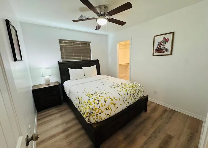 Prime Location Near Hospital & Restaurants