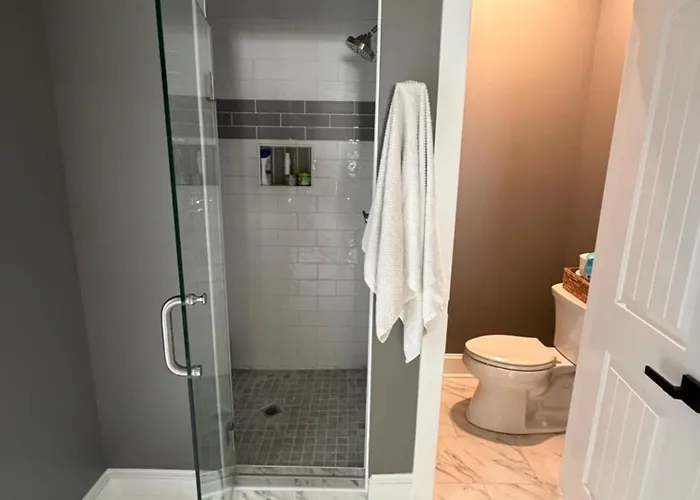 Room In Private House For Rent In Nice Neighborhood