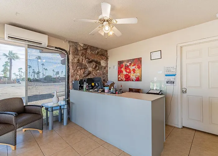 Budgetel Inn & Suites