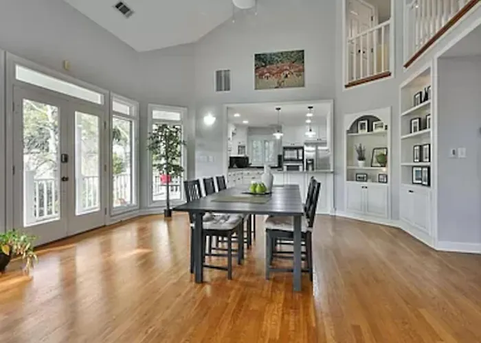 3 Bedroom 2 Bath Cozy & Private