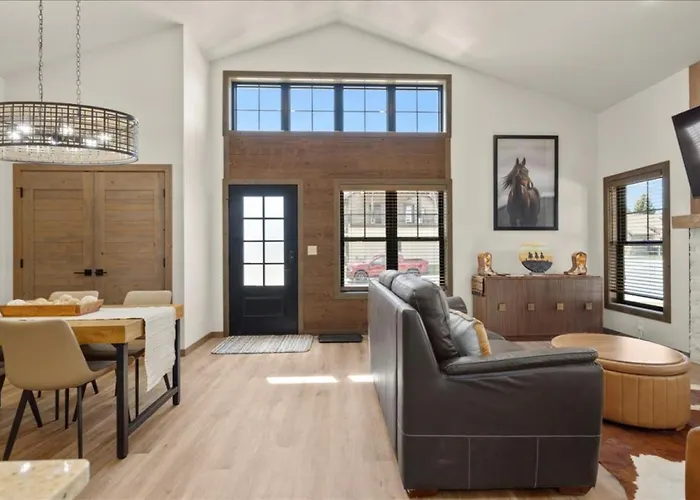 Brand New Modern Western Home In Downtown Red Lodge
