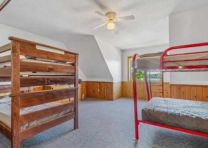 Lakeside Condo #16 4Br 3Ba Timberlane Resort
