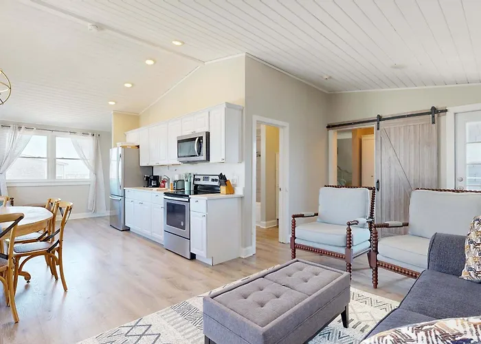 Oceanfront Hotel Suite At Beachfront Sandbars Inn With Balcony Ac & Firepit