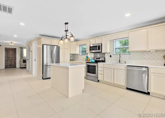 Oceanfront Villa In Daytona Beach Shores