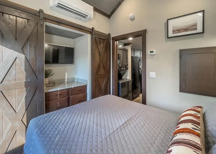 Gorgeous Cabin With Hot-Tub And Games In Monteagle, Tennessee