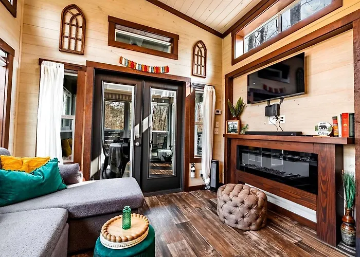 Quiet Nature Retreat Perfect For Unwinding & Outdoor Moments In Monteagle, Tennessee