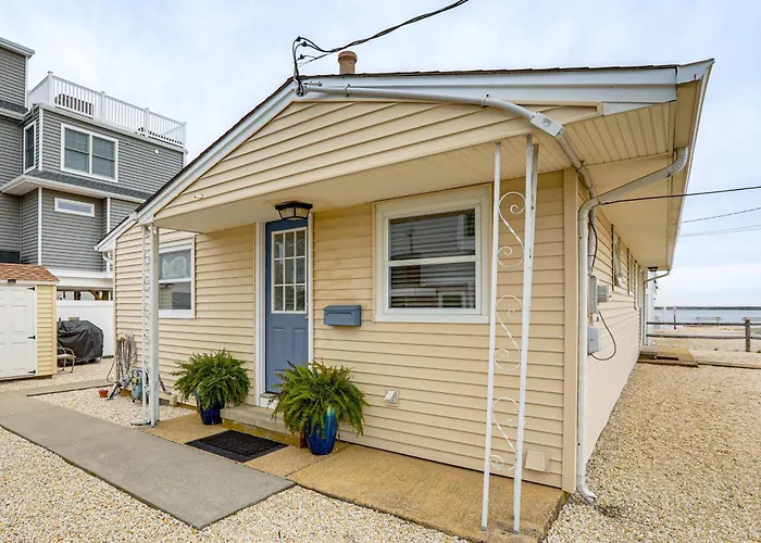 Walk To Beach! Pet-Friendly Getaway In Lavallette