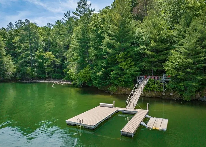 Lakefront Topsider With Private Dock And Panoramic Views