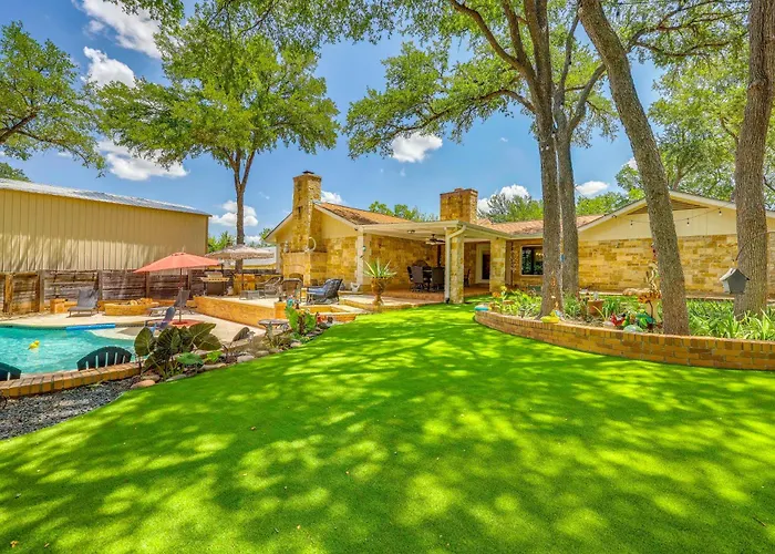Luxe Hill Country Home W/ Resort-Style Pool!