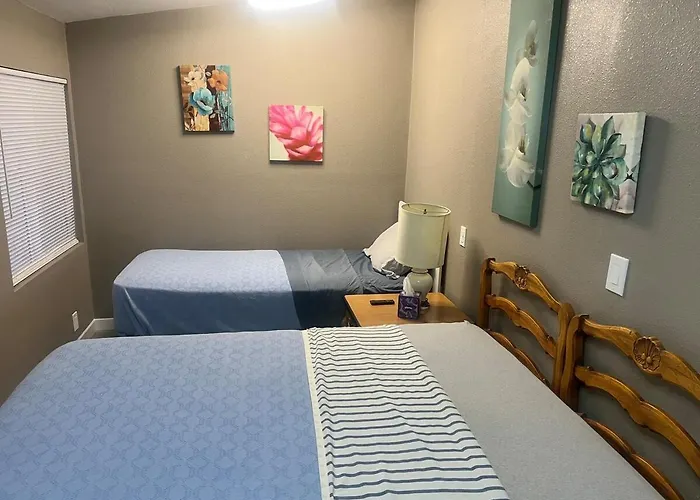 House In Pahrump Sleeps 9, D Valley