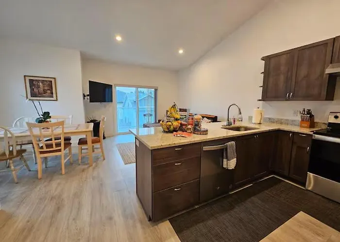Private Townhomes With Ev Charger And Parking And Free Wi-Fi