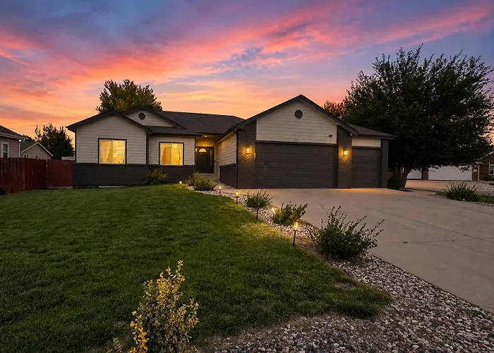 5Br Cozy Home- Sleeps 14, Pets Ok, Ev Charger