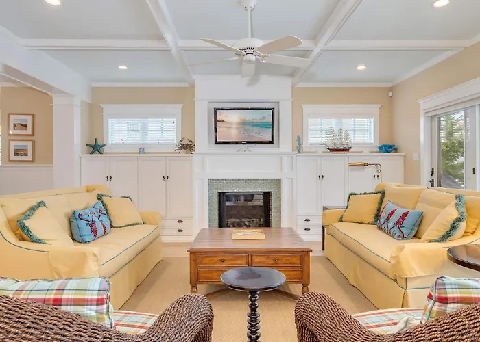 Saltwater Splendor 5 Bedroom Retreat With Pool