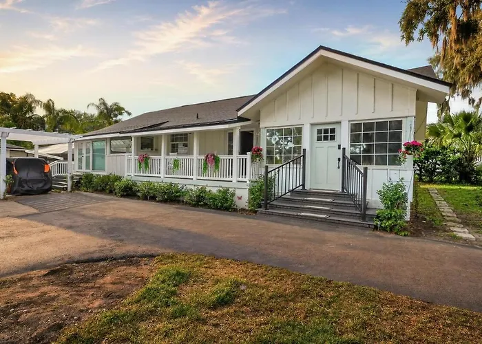 Lakefront Dora Lake Heated Pool Home Private Dock & Golf Cart