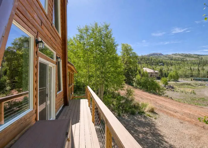 Ski-Lee Retreat - Ski - Hike - Explore - Sleeps 10