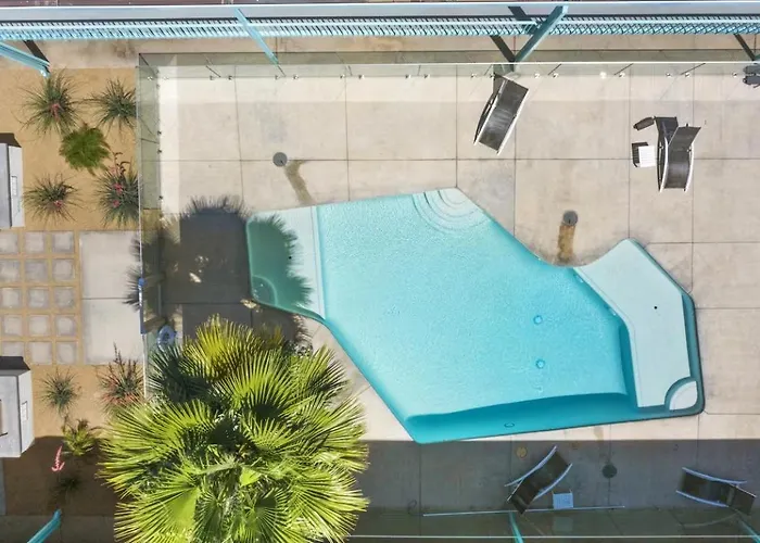 Dtph Cozy Corner - Pool & Parking
