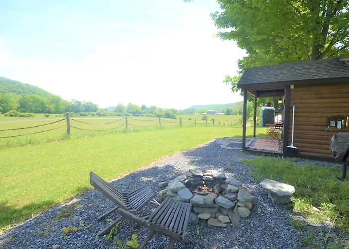 Serene Glamping Cabin With Luxury Bedding Near Finger Lakes In Ithaca, New York