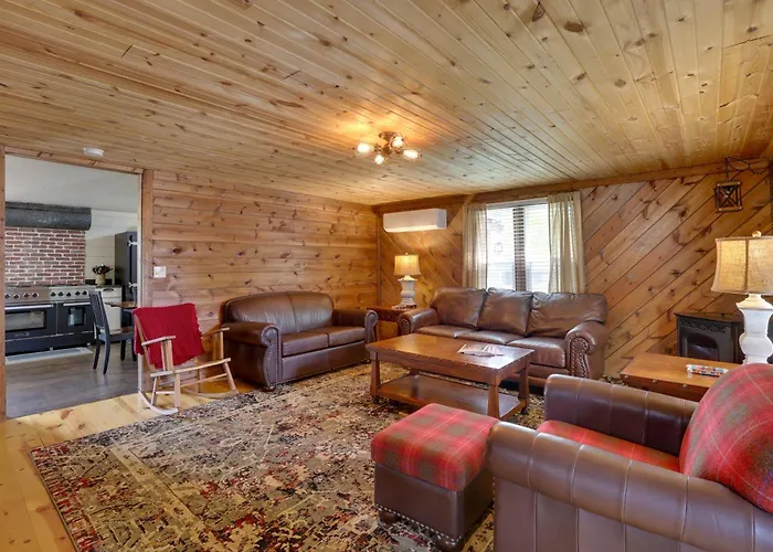Black Hills Basecamp: Sturgis Home W/ Yard!