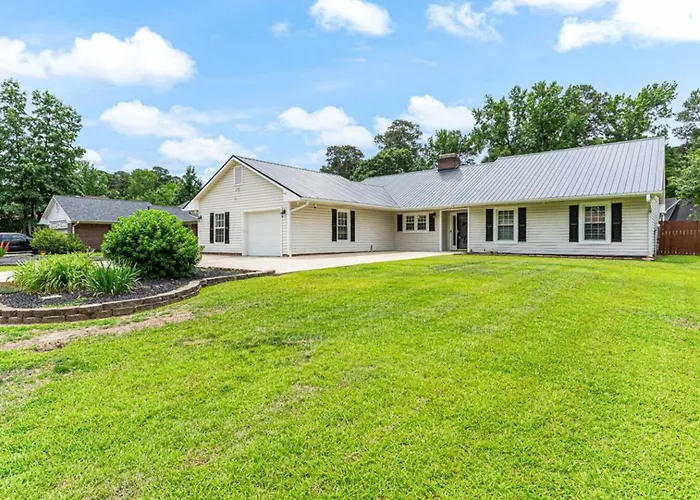 Sugar Cane Ranch: Private Pool, Yard & Near Bragg