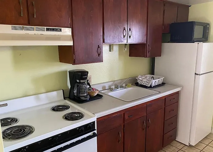 Budgetel Inn & Suites