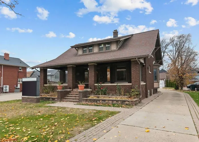 Fully Equipped Dearborn Home
