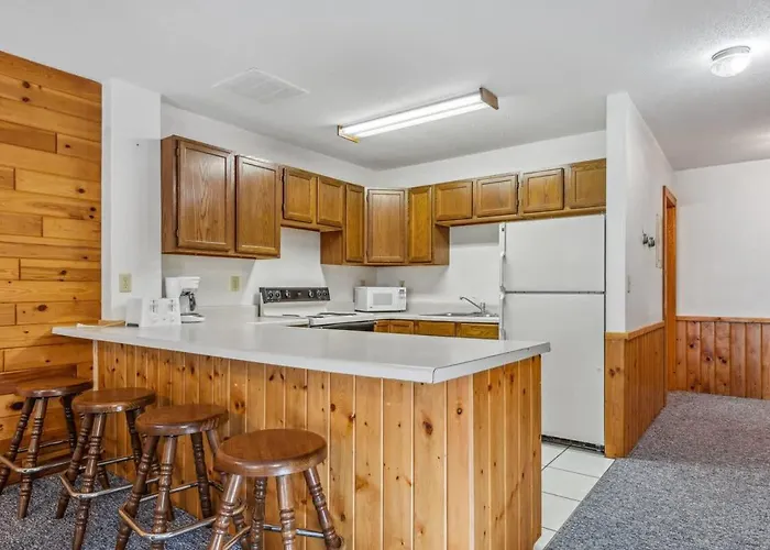Lakeside Condo #17 3Br 3Ba Timberlane Resort
