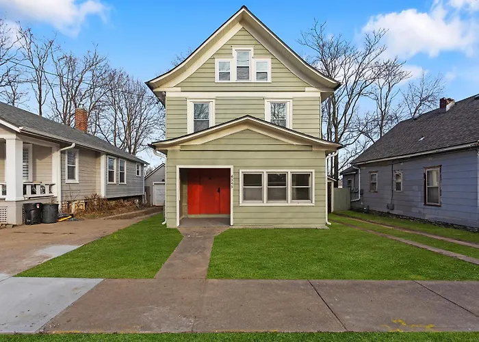 Beautiful 5 Bedroom Home 75