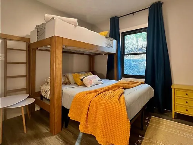 Nate'S Cabin At Water'S Edge