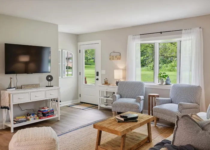 Serenity On Strauss 400 - Cozy Duplex In Prime Location