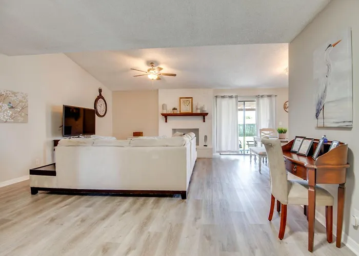 Whole House, Big Yard, Garage: 20 Min To Beach!