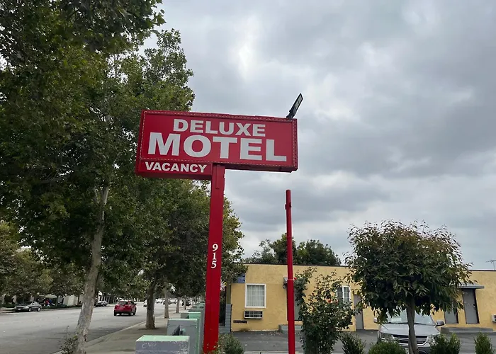 Deluxe Motel