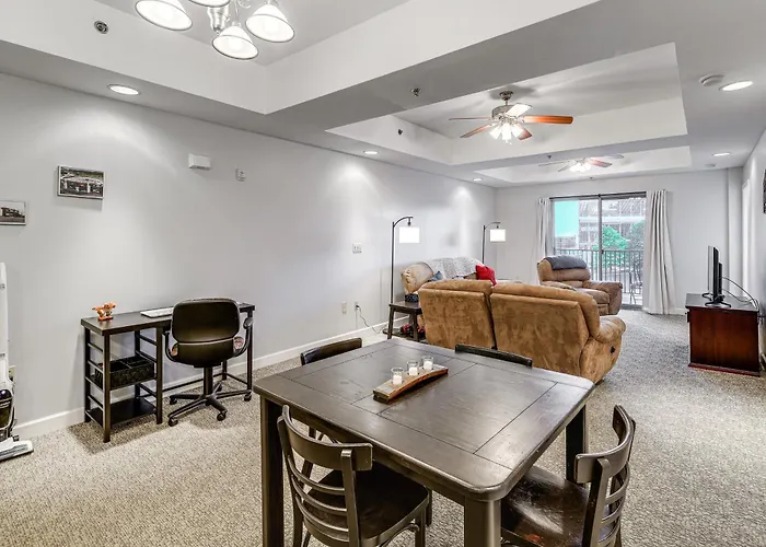Walk To Bristol Motor Speedway: Retreat W/ Pool!