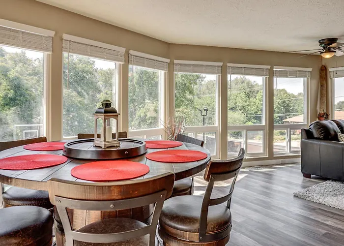 Hot Tub, Game Room, Putting Green! Ogden Oasis