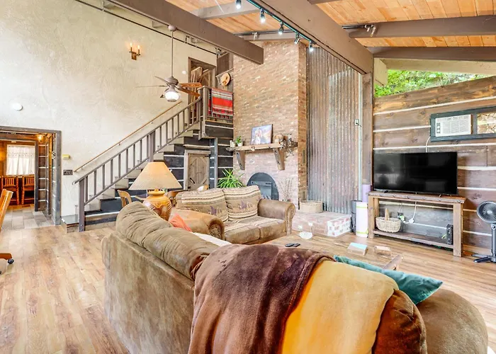 Walk To Dtwn Sonora! Rustic Creekfront Cabin