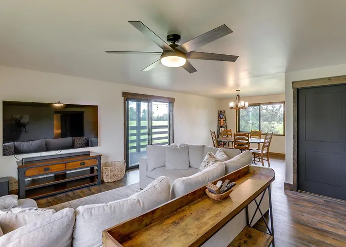 Private Mountain View Retreat Near Glacier