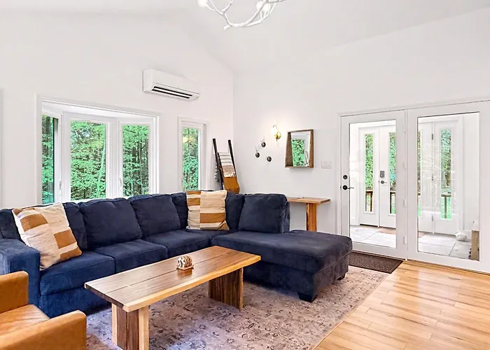 Modern Catskills Retreat Spa Bath + Fire Pit