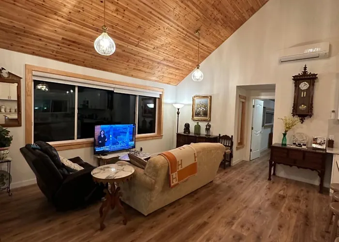A Beautiful 2Bed And 2Bath Villa Near Beach