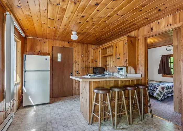 Cabin #10 2Br 1Ba Timberlane Resort