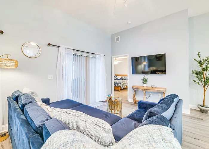 Heart Of Lake County! Family Escape W/ Lanai, Pool