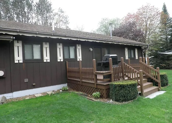 Pet-Friendly, Wonderful Waterfront Family Getaway Cabin With Private Access To Lake Mitchell & Lake Cadillac In Michigan