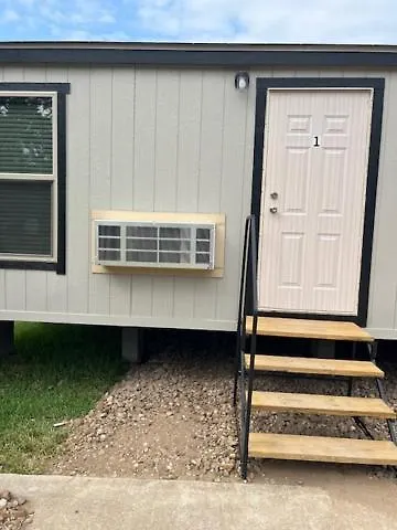 Oak Lodge1